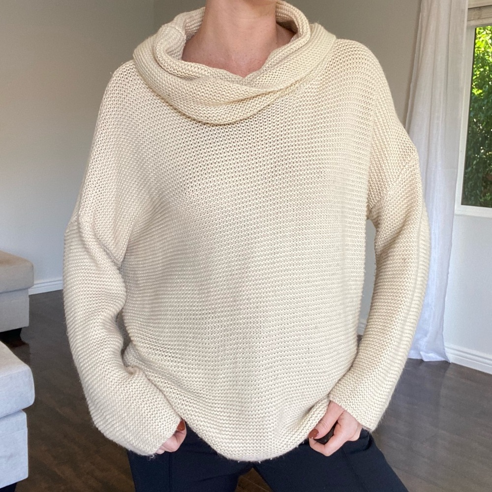 Urban Outfitters Turtleneck Knit Sweater